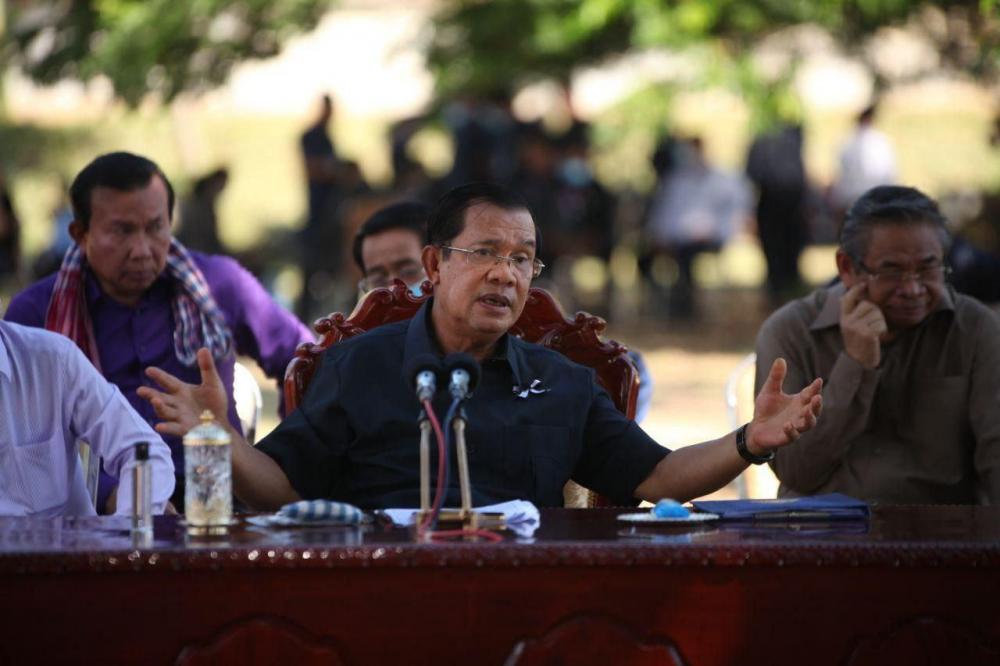 សម្តេចប្រមុខរាជរដ្ឋាភិបាល ប្រកាសអនុញ្ញាតឱ្យមន្រ្តីរាជការ កម្មករនិយោជិត ឈប់សម្រាក៥ថ្ងៃ ចាប់ពីថ្ងៃទី១៧-២១ ខែសីហា ជំនួសឱ្យថ្ងៃឈប់ចូលឆ្នាំថ្មីប្រពៃណីជាតិកន្លងទៅ