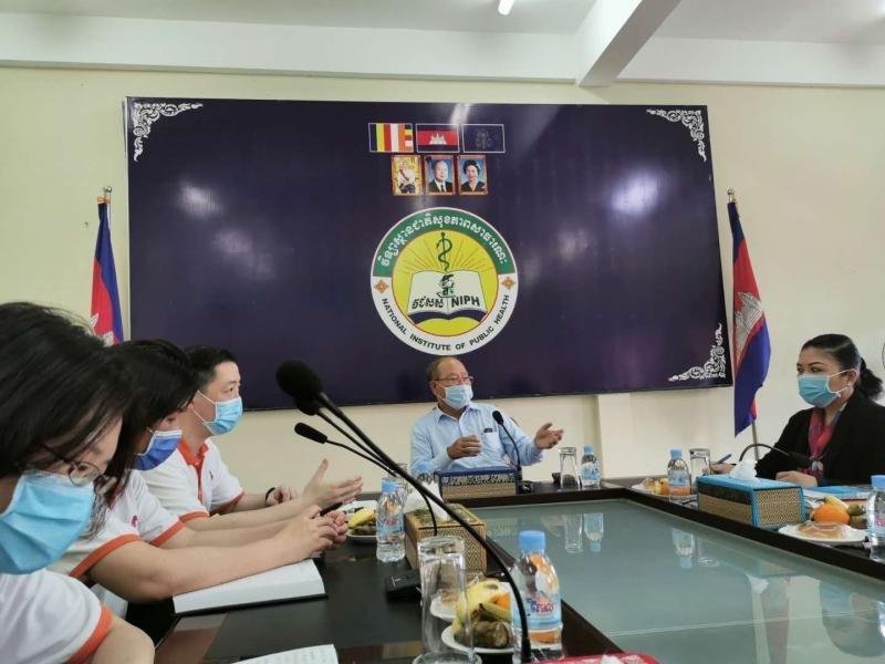 ក្រុមអ្នកជំនាញវេជ្ជសាស្រ្តចិនមកដល់កម្ពុជាភ្លាម ក៏ចាប់ផ្ដើមធ្វើការជាមួយក្រសួងសុខាភិបាលភ្លាមក្នុងការប្រយុទ្ធនឹងជម្ងឺកូវីដ១៩