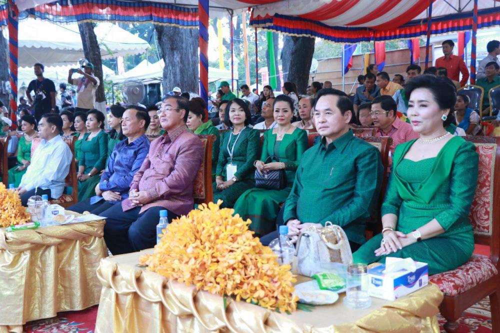 ការប្រកួតប្រណាំងទូក-ង នៅដងស្ទឹងប្រវត្តិសាស្ត្រក្នុងខេត្តសៀមរាប ដែលមានរយៈពេល២ថ្ងៃមកនេះ ត្រូវបានបិទបញ្ចប់