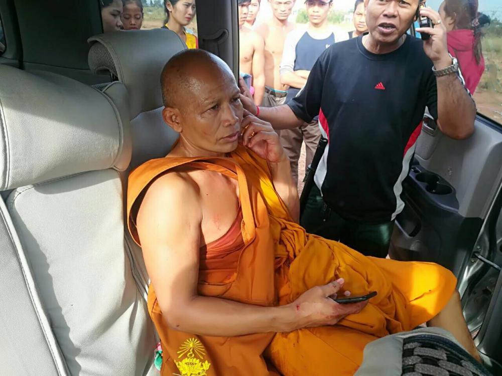នគរបាលឃាត់ខ្លួនលោកសង្ឃមួយអង្គ ក្រោយយកដែកឆាបចាក់សម្លាប់ស្ត្រីវេវីងម្នាក់នៅប៉ោយប៉ែតខេត្តបន្ទាយមានជ័យ