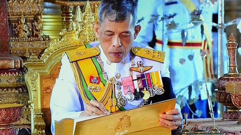 កូវីដ១៩៖ ស្តេចថៃឡាយព្រះហស្ថលេខាលើច្បាប់ចំណាយថវិកាជិត៦០ពាន់លានដុល្លារ