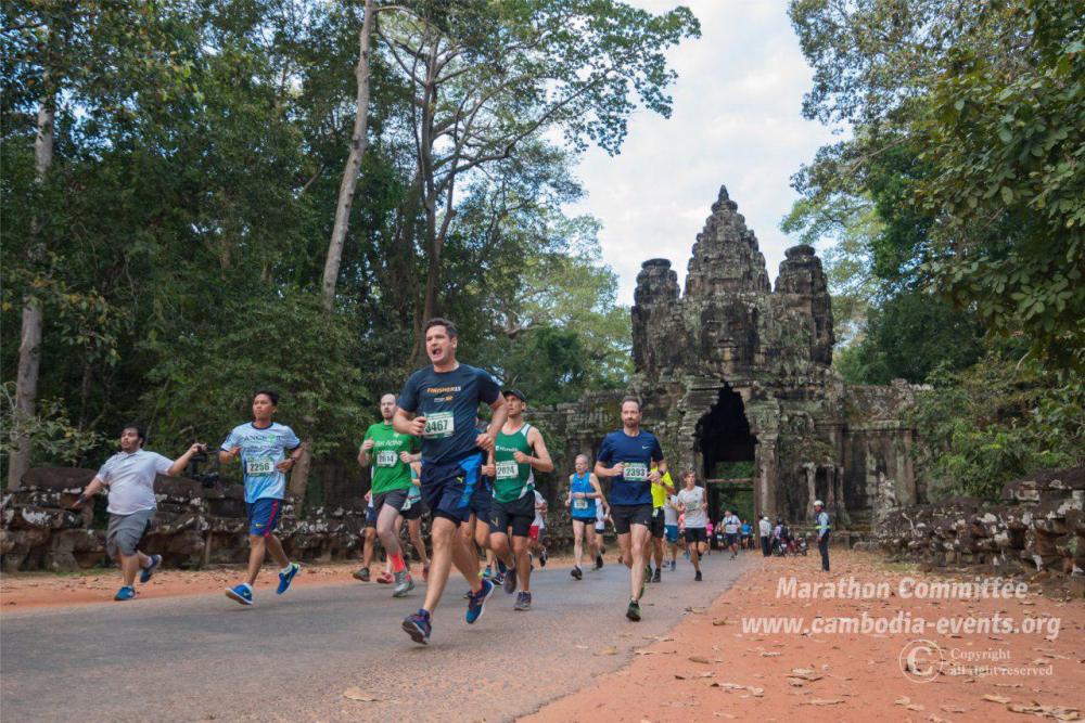 ទិវាម៉ារ៉ាតុងអន្តរជាតិ ចក្រភពខ្មែរ លើកទី៦ ឆ្នាំ២០១៩នេះ មានអត្តពលិកចុះឈ្មោះ សរុប៣១០០នាក់ កើនឡើង១៥% បើធៀបនឹងឆ្នាំ២០១៨កន្លងទៅ