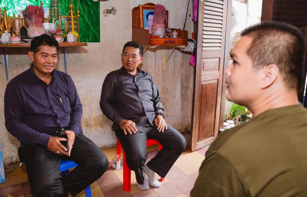 ឯកឧត្តម អ៊ុក សិទ្ធិជាតិ បានចុះសួរសុខទុក្ខអតីតកីឡាករ ជម្រើសជាតិបាល់បោះកំពុងសម្រាកព្យាបាលជម្ងឺ