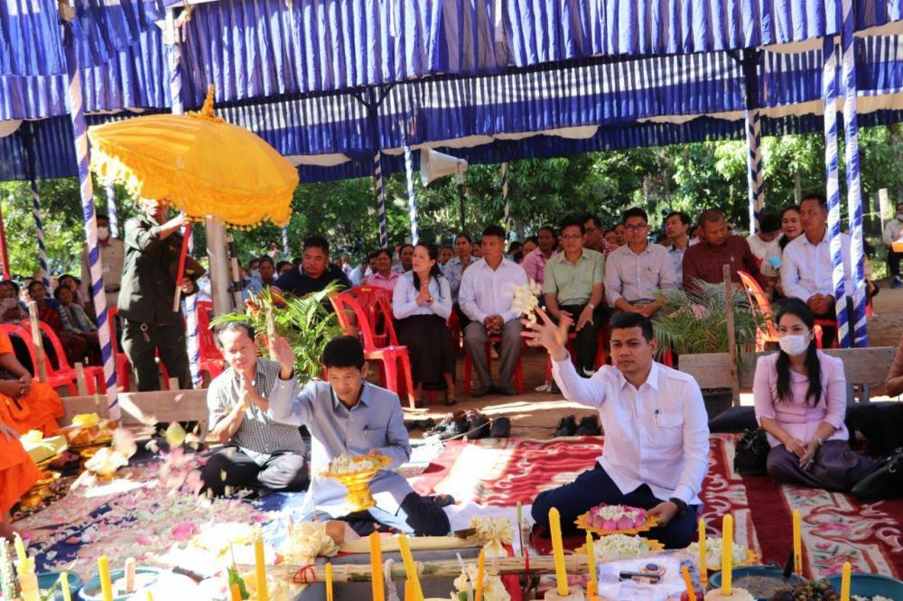 អគារប៉ុស្តិ៍នគរបាល រដ្ឋបាល ឃុំកំពង់ភ្នំ ត្រូវបានធ្វើពិធីបញ្ចុះ បឋមសីលាសាងសង់