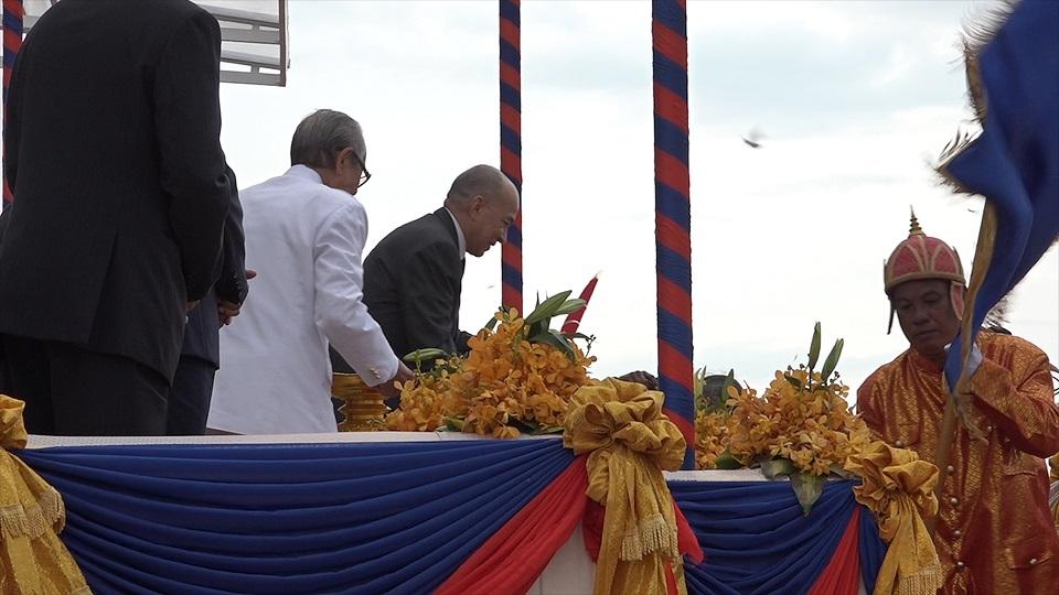 ទូកឈ្មោះ «កោះកែសែនជ័យបារមីព្រះអង្គខ្មៅ» មកពីខេត្ដព្រះវិហារ ជាប់ចំណាត់ថ្នាក់លេខ១ទូទាំងប្រទេស
