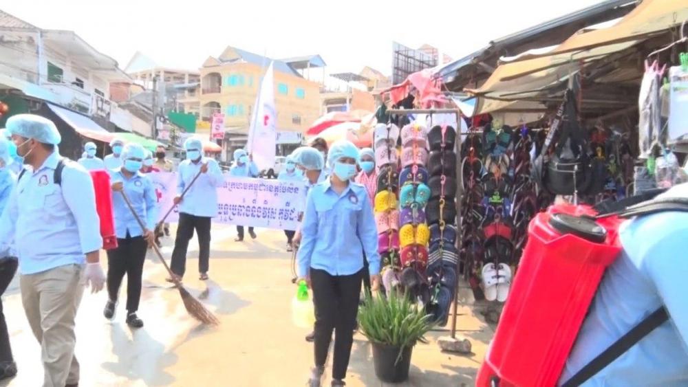 ក្រុមការងារសហភាពសហព័ន្ធយុវជនកម្ពុជាខេត្ត និងសាខាកាកបាទក្រហមកម្ពុជាខេត្តប៉ៃលិន រួមគ្នាបន្តយុទ្ធនាការអប់រំ ផ្សព្វផ្សាញការប្រយុទ្ធប្រឆាំង ទប់ស្កាត់ការរីករាលដាលនៃវីរុសឆ្លងកូវីដ ១៩ នៅទូទាំងខេត្តប៉ៃលិន