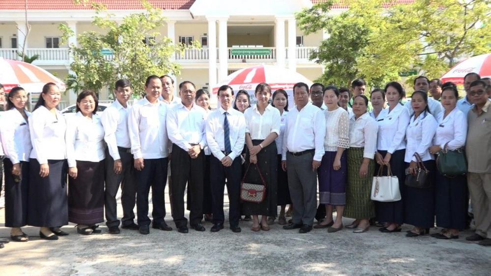 ឯកឧត្តម ជួប ប៉ារីស៍ ៖ ត្រូវបណ្តុះគំនិតសិស្សានុសិស្ស និងប្រជាពលរដ្ឋ ឱ្យនាំគ្នាស្រលាញ់បរិស្ថាននៅជុំវិញខ្លួន ពិសេសដើមឈើ និងទុកដាក់សំរាមឱ្យបានត្រឹមត្រូវ