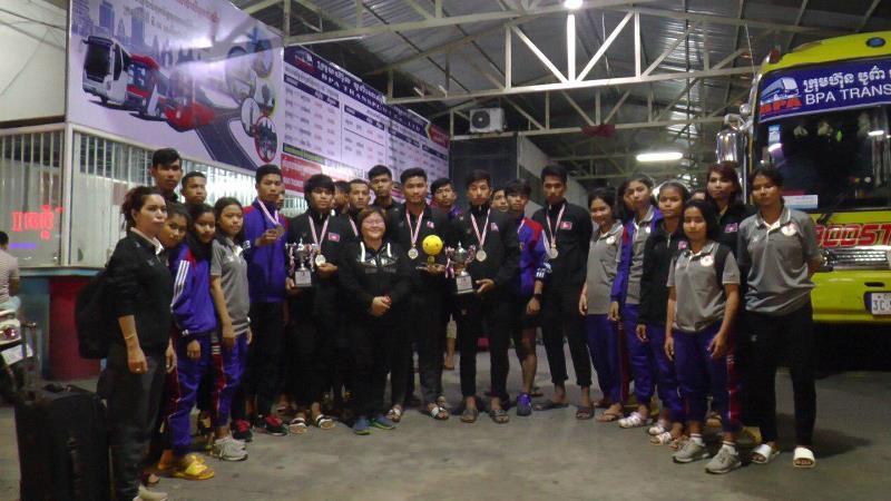 សីដក់ និងឈិនឡូនកម្ពុជា នាំយកមេដាយប្រាក់២គ្រឿងមកជូនកម្ពុជាពីការប្រកួតសីដក់ ជ្រើសរើសជើងឯកពិភពលោកលើកទី៣៤ នៅប្រទេសថៃ