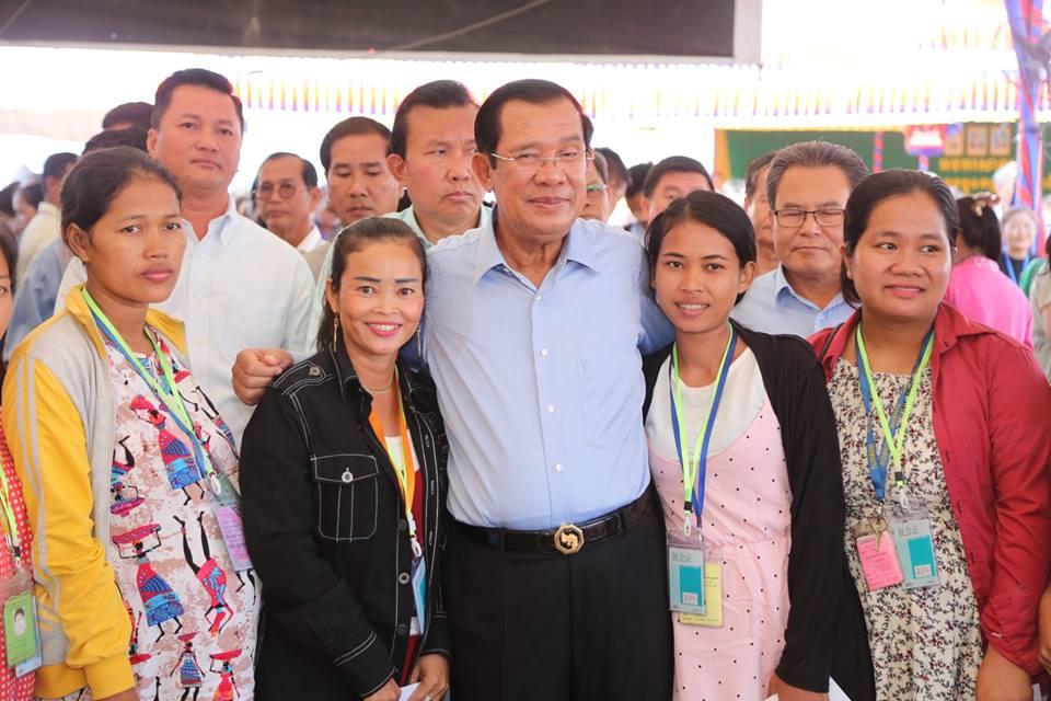 កម្មករជិត១ម៉ឹន៨ពាន់នាក់ជួបសម្តេចនាយករដ្ឋមន្ត្រីនៅស្រុកកណ្តាលស្ទឹង