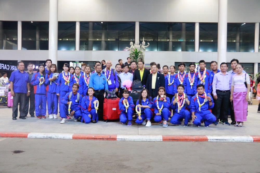 ប្រតិភូកីឡានិស្សិតកម្ពុជាត្រឡប់មកដល់មាតុប្រទេសវិញ បន្ទាប់ពីដណ្តើមបានមេដាយ២៧គ្រឿង