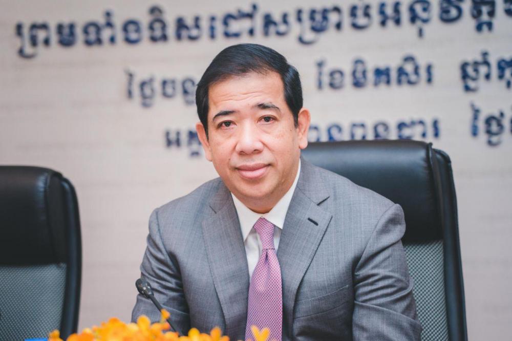 អគ្គនាយកពន្ធដារ ណែនាំមន្ត្រី ប្រមូលពន្ធដោយភាពទន់ភ្លន់តែម៉ឺងម៉ាត់ ខណៈរយៈពេល ១១ខែ ឆ្នាំ២០១៩នេះ អគ្គនាយកដ្ឋានពន្ធដារ ប្រមូលចំណូលពន្ធសម្រាប់ថវិកាជាតិ បានជាង២៦០០លានដុល្លារ