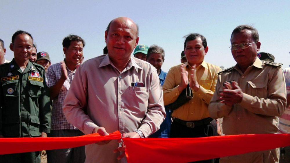 ផ្លូវលំដីសចំនួន៤ខ្សែ ប្រវែងជាង៨ពាន់ ព្រមទាំងសមទ្ធិផលនានា ជាច្រើនទៀត ត្រូវបានអាជ្ញាធរស្រុកជំាក្សាន្ត ធ្វើពិធីបុណ្យឆ្លងដាក់ឲ្យប្រើប្រាស់ជាផ្លូវការ