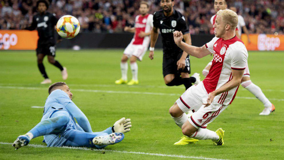 Van de Beek និយាយថា Real Madrid និង Ajax សុទ្ធតែជាក្លឹបដ៏អស្ចារ្យ
