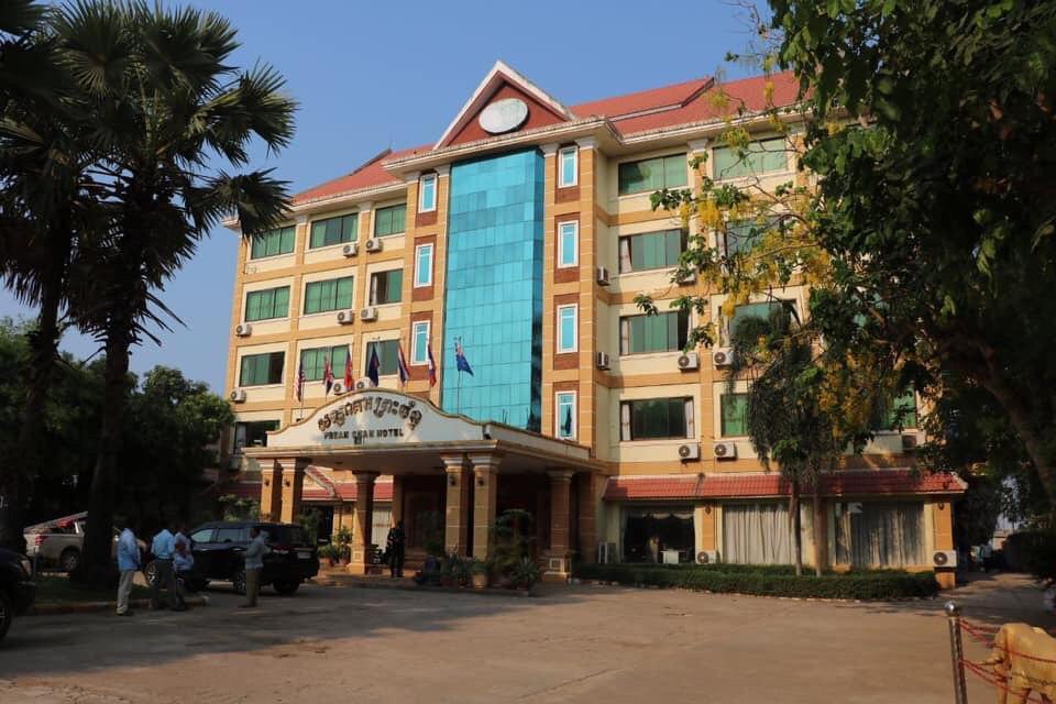 លោកអភិបាលខេត្តបន្ទាយមានជ័យ សម្រេចយកសណ្ឋាគារព្រះច័ន្ទត្រៀមទុកជាកន្លែងសម្រាប់បង្ការទប់ស្កាត់អ្នកកើតជម្ងឺឆ្លងកូវីដ១៩