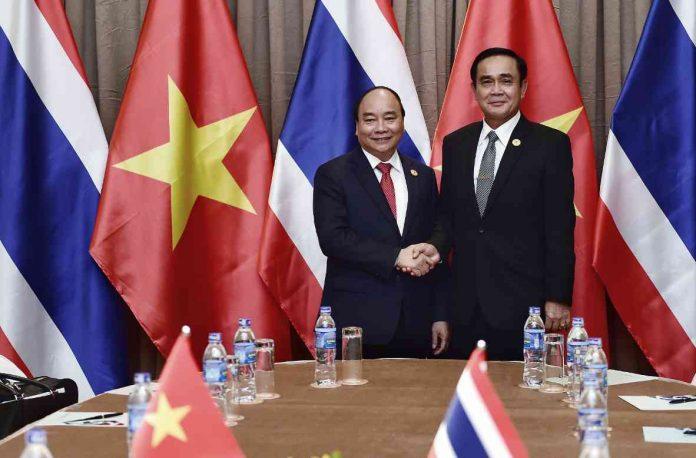 នាយករដ្ឋមន្ត្រីវៀតណាមអបអរសាទរលោក ប្រាយុទ្ធ ចាន់អូចា ដែលបន្តធ្វើជានាយករដ្ឋមន្ត្រីថៃ