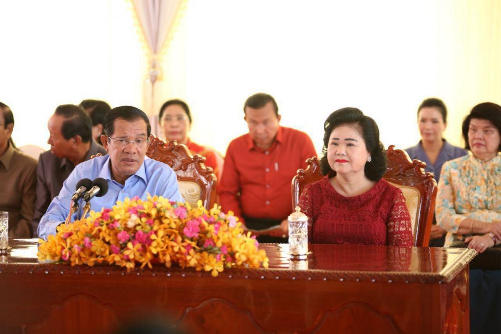 ដើម្បីបង្កលក្ខណៈសប្បាយរីករាយ ជូនប្រជាពលរដ្ឋក្នុងឱកាសបុណ្យអុំទូក សម្តេចតេជោ ហ៊ុន សែន ស្នើឲ្យអាជ្ញាធរ យកចិត្តទុកដាក់ខ្ពស់ ចំពោះបញ្ហាសន្តិសុខ សណ្ដាប់ធ្នាប់