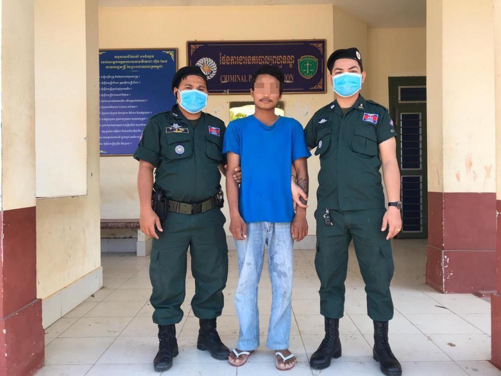 សមត្ថកិច្ចខេត្តកំពង់ធំ ឃាត់ខ្លួន ជនសង្ស័យចំនួន ០១ នាក់ញុះញង់ឲ្យប្រព្រិត្តបទឧក្រិដ្ឋ ជាអាទិ៍ (ឡាយវីដេអូ ញុះញង់ ប្រឆាំងបទបញ្ជាលេខ ០២ ប.ប របស់រាជរដ្ឋាភិបាល )