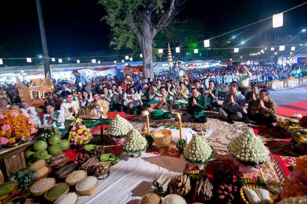 ពិធីសំពះព្រះខែ និងអកអំបុក នៅខេត្តសៀមរាប បង្ហាញពីភាពសម្បូរបែបខាងវិស័យវប្បធម៌ អរិយធម៌របស់ខ្មែរ