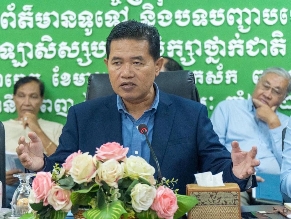 ឯកឧត្តម អ៊ុក សិទ្ធិជាតិ អគ្គនាយក នៃអគ្គនាយកដ្ឋានកីឡា ចូលរួមបរិច្ចាគប្រាក់បៀវត្សជូនគណៈកម្មាធិការជាតិប្រយុទ្ធនឹងជំងឺកូវីដ១៩