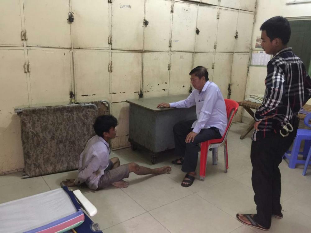 ចូលខារ៉ាអូខេ បែកគំនិតលួចទូរសព្ទនារីអ្នកទទួលភ្ញៀវបានសម្រេច តែមកត្រូវជាប់ខ្នោះសមត្ថកិច្ច