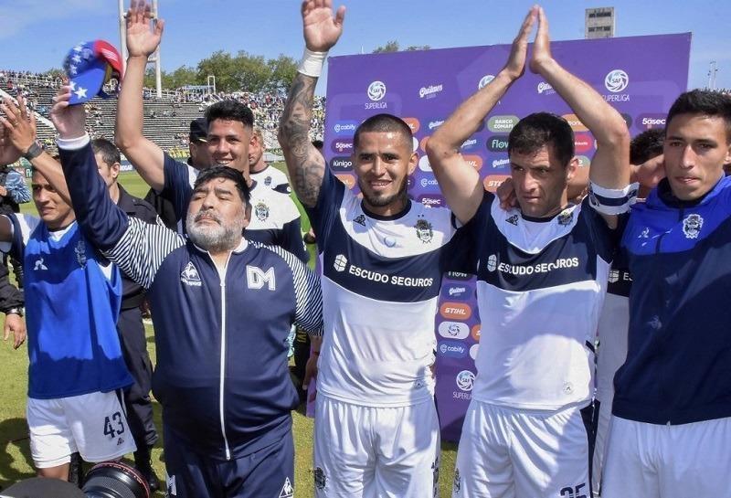 Maradona បន្តកិច្ចសន្យាថ្មី១រដូវកាលទៀត ជាមួយក្លិប នៅលីគកំពូលអាហ្សង់ទីន