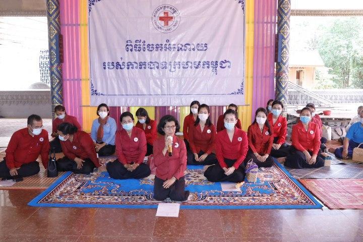 បងប្អូនគ្រួសារជនពិការចំនួន៧៥នាក់ ទទួលអំណោយកាកបាទក្រហមកម្ពុជា