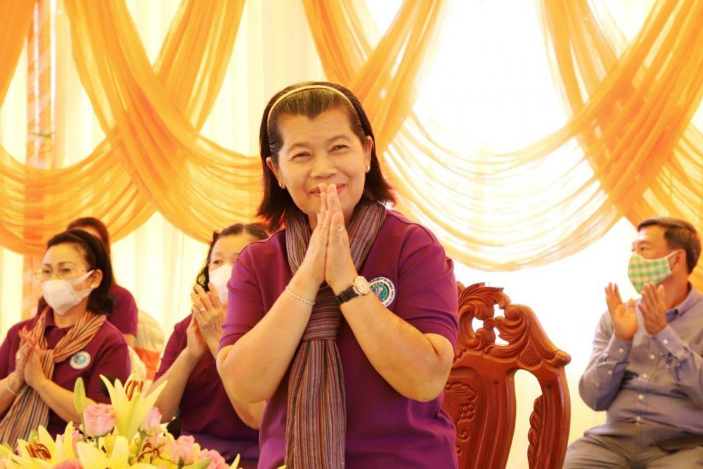 លោកជំទាវកិត្តិសង្គហបណ្ឌិត ម៉ែន សំអន អញ្ជើញជាអធិបតី ក្នុងពិធីសំណេះសំណាលជាមួយនារី និងមាតា ជនជាតិភាគតិច សួយ ជិត ៤០០នាក់ នៅខេត្តកំពង់ស្ពឺ