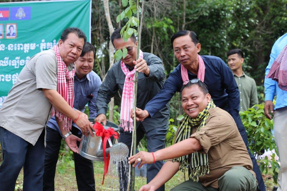 មន្ទីរបរិស្ថានខេត្តសៀមរាប រៀបចំដាំកូនឈើ ដើម្បីស្តារព្រៃឈើក្នុងឧទ្យានជាតិព្រះជ័យវរ្ម័ន-នរោត្តម ភ្នំគូលែន