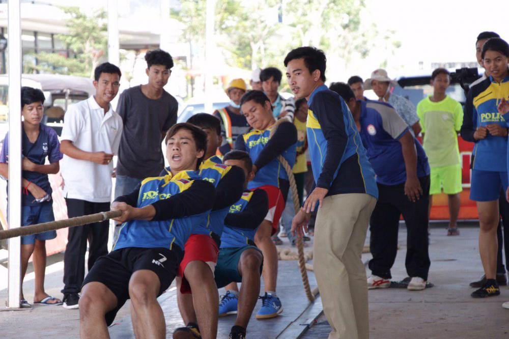 សហព័ន្ធកីឡាទាញព្រ័ត្រកម្ពុជា ផ្តើមពង្រឹងវិញ្ញាសាប្រកួត៤នាក់ទល់៤នាក់ បន្ទាប់ពីសហព័ន្ធ កីឡាទាញព្រ័ត្រអាស៊ីអាគ្នេយ៍បន្ថែមឲ្យមានវិញ្ញាសានេះ