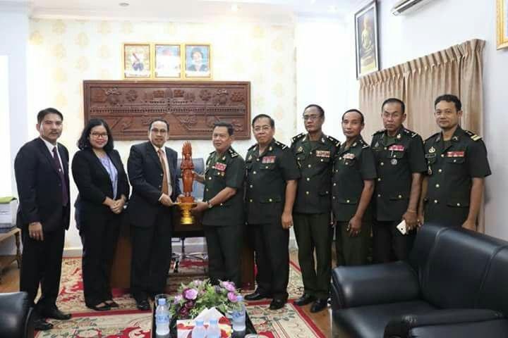 មេបញ្ជាការ តំបន់ប្រតិបត្តិការសឹករងកំពង់ធំ ជួបប្រជុំពិភាក្សា ការងារជាមួយ អគ្គរដ្ឋទូតឥណ្ឌូនេស៊ី
