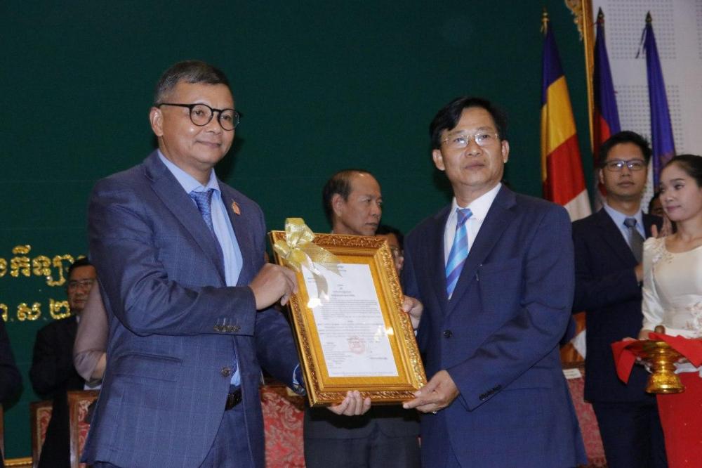 រដ្ឋមន្រ្តីក្រសួងអប់រំ ស្នើរអោយប្រធានមន្ទីរទើបទទួលតួនាទីថ្មី ត្រូវគោរពឲ្យបាននូវចរិកជាថ្នាក់ដឹកនាំ មានការសាមគ្គីផ្ទៃក្នុងល្អ  រួមទាំងកិច្ចសហប្រតិបត្តិការល្អ ជាមួយបណ្តាមន្ទីរអង្គភាព រួមទាំងមន្ត្រីក្រោមឱវាទរបស់ខ្លួន