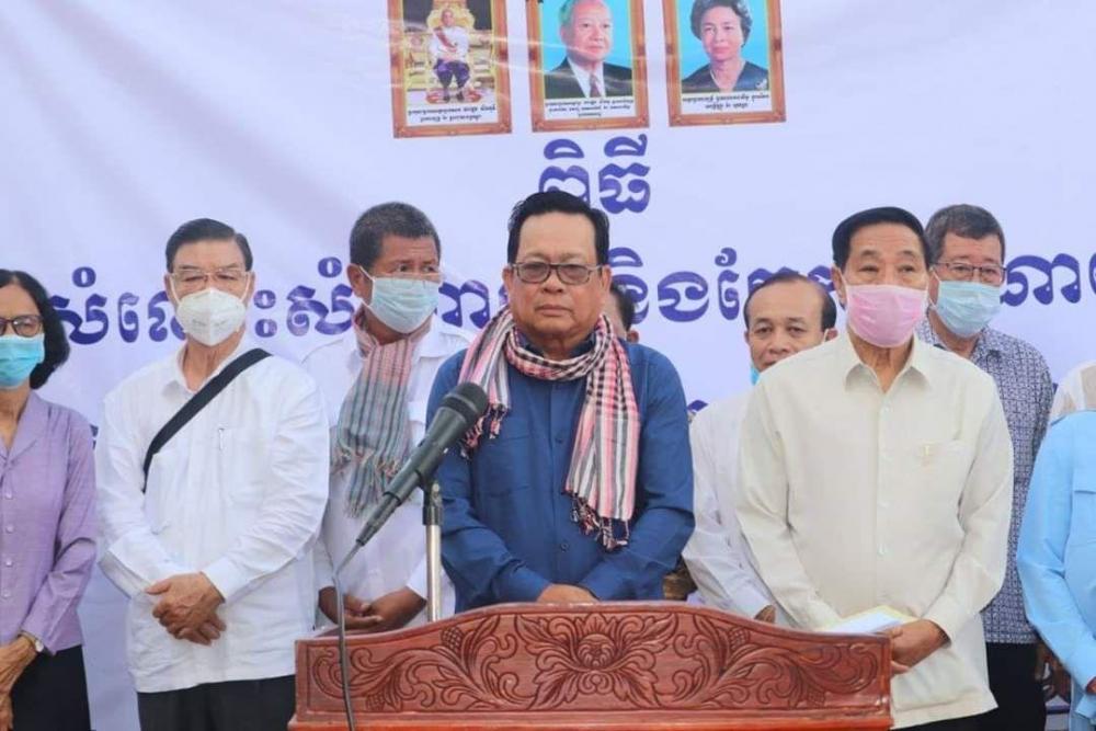 ប្រធានក្រុមការងារថ្នាក់ជាតិចុះជួយខណ្ឌចំការមន ជំរុញឲ្យប្រជាពលរដ្ឋ បន្តការពារខ្លួន និងស្តាប់តាមការណែនាំរបស់ក្រសួងសុខាភិបាល ដើម្បីការពារការឆ្លងជំងឺ COVID-19
