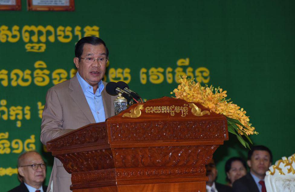 សម្តេចតេជោ ហ៊ុន សែន អញ្ជើញប្រគល់សញ្ញាបត្រជូននិស្សិតសាកលវិទ្យាល័យវេស្ទើន ជិត៣ពាន់នាក់