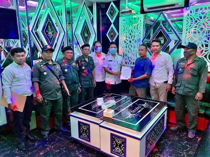ទីតាំងខារ៉ាអូខេ ក្នុងក្រុងសៀមរាប៣កន្លែង ត្រូវអាជ្ញាធរចុះផ្អាកទាំងយប់ ព្រោះតែលួចបើកធ្វើអាជីវកម្មដោយគ្មានច្បាប់អនុញ្ញាត