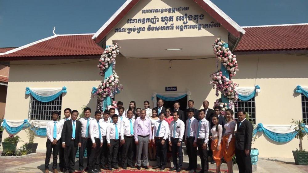 ហត្ថាកសិករឧបត្ថម្ភអគារការិយាល័យសិក្សា និងសម្ភារសិក្សាតម្លៃជាង៤ម៉ឺនដុល្លារ ដល់សិស្សានុសិស្សសាលាបឋមសិក្សាពោធិ៍សាត់