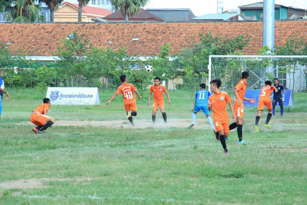 ក្រុមវិទ្យាល័យឬស្សីកែវ បន្តឈរកំពូលតារាង ខណៈកីឡាករ គី រីណា របស់វិទ្យាល័យ ឥន្រ្ទទេវី រកបាន២គ្រាប់បន្ថែម