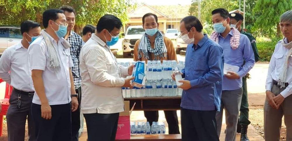 អភិបាលខេត្តក្រចេះ អំពាវនាវអោយមានកាចូលរួមសហការគ្នាទប់ស្កាត់ប្រយុទ្ធប្រឆាំងជម្ងឺកូវីត-១៩ កុំឲ្យមានការឆ្លងរីករាលដាលក្នុងសហគមន៍