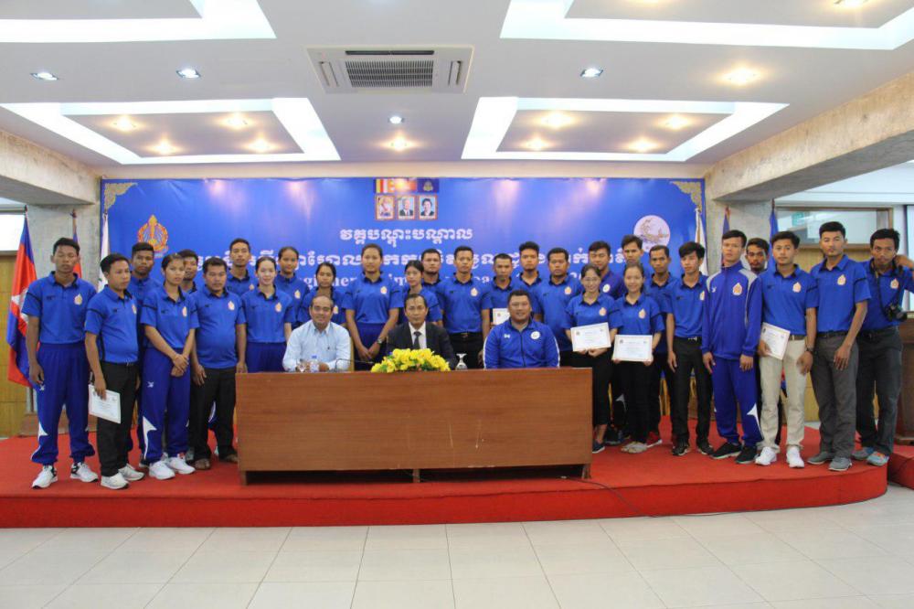 សហព័ន្ធកីឡាខ្មែរហែលទឹកផ្តើមបណ្តុះបណ្តាលកីឡាបាល់ទឹក ស្របពេលដែលទីលានមិនទាន់ឆ្លើយតប