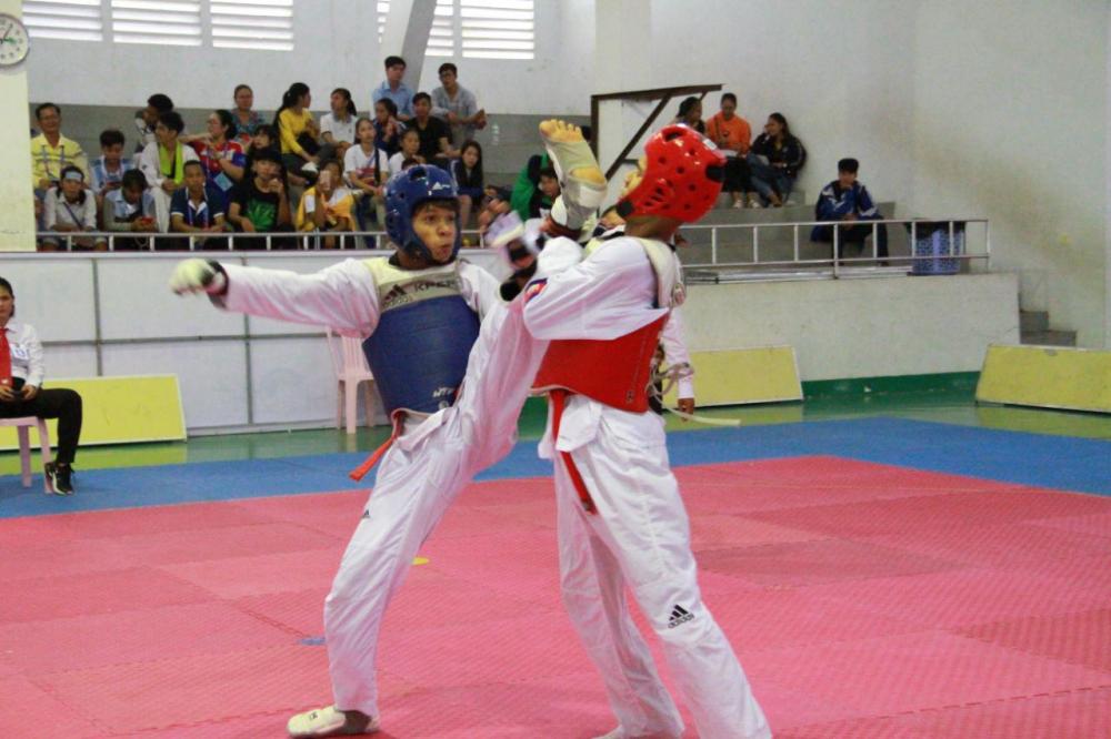 លោកជំទាវ គឹម សេដ្ឋានី ជំរុញឲ្យប្អូនៗទាំងអស់គ្នា ទាំងអ្នកទទួលបានមេដាយ ទាំងអ្នកមិនទទួលបានមេដាយ មិនត្រូវបោះបង់ការខិតខំទេ