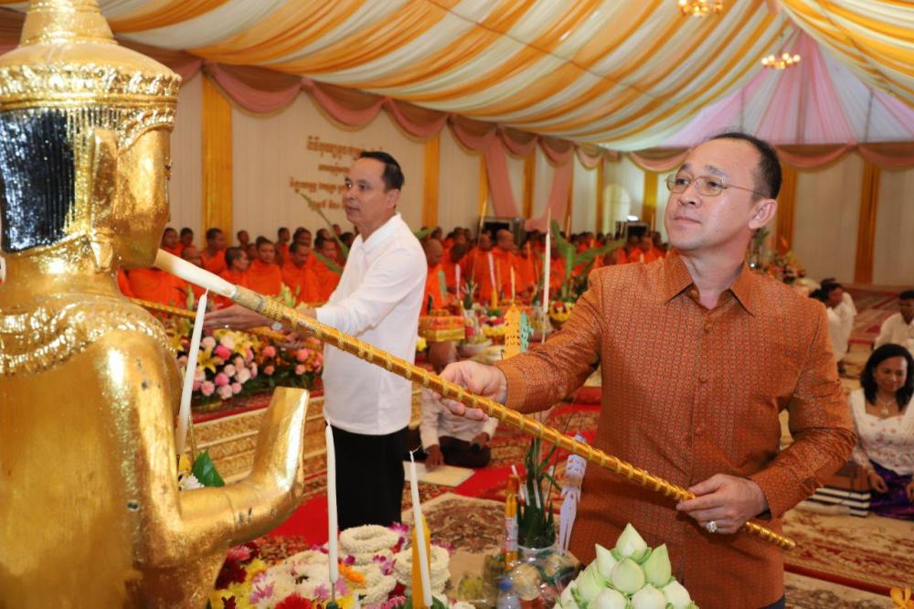 លោកជំទាវ ហេង ហ៊ាប ម៉ែនសារុន ព្រមទាំងបុត្រធីតា ចៅប្រុស ចៅស្រី បានប្រារព្វពិធីបុណ្យគម្រប់ខួប៨ឆ្នាំ នៃការទទួលមរណណភាព របស់ឯកឧត្តម អ្នកឧកញ៉ា ម៉ែន សារុន អតីតសមាជិកព្រឹទ្ធសភា និងជាអតីតប្រធានក្រុមហ៊ុនម៉ែន សារុន