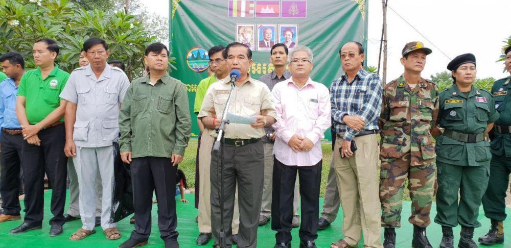 រដ្ឋបាលខេត្តបាត់ដំបង បានប្រារព្ធទិវាអនាម័យបរិស្ថានជាតិ ២៣ វិច្ឆិកា ២០១៨ ក្រោមប្រធានបទ” រួមគ្នាដើម្បីបរិស្ថានស្អាត “