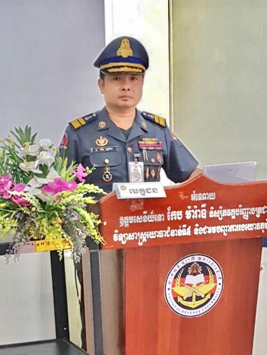 មេបញ្ជាការមូលដ្ឋានកងរាជអាវុធហត្ថខណ្ឌច្បារអំពៅ ប្រកាសបរិច្ចាគប្រាក់បៀវត្ស ៦ខែ ដល់គណៈកម្មការជាតិប្រយុទ្ធប្រឆាំងនឹងជំងឺកូវីដ១៩