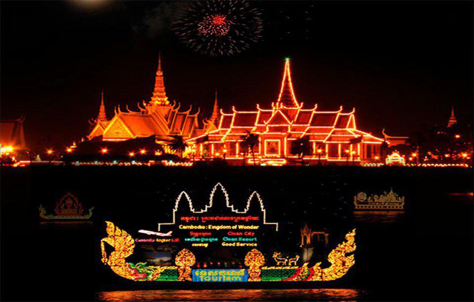 ដើម្បីអបអរក្នុងព្រះរាជពិធីបុណ្យអុំទូក រយៈពេល៣ថ្ងៃនេះ កាំជ្រួចជិត៩ពាន់គ្រាប់ នឹងត្រូវបាញ់ក្នុងពេលរាត្រី