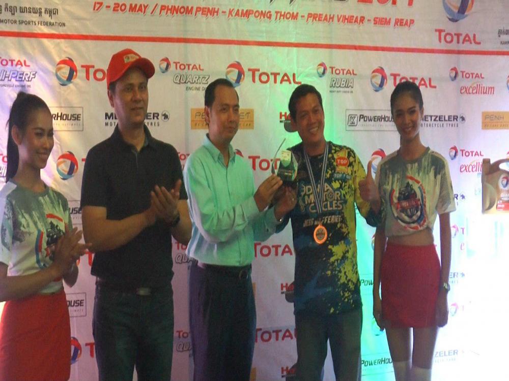 ក្រុម Dara Motor Cycles ដែលអ្នកប្រណាំងម៉ូតូចំរុះជាតិសាសន៍ បានសសើរថា ព្រឹត្តិការណ៍ Khmer Rally Raid 2019 រៀបចំ បានល្អ និងមានភាពទាក់ទាញកាន់តែខ្លាំង
