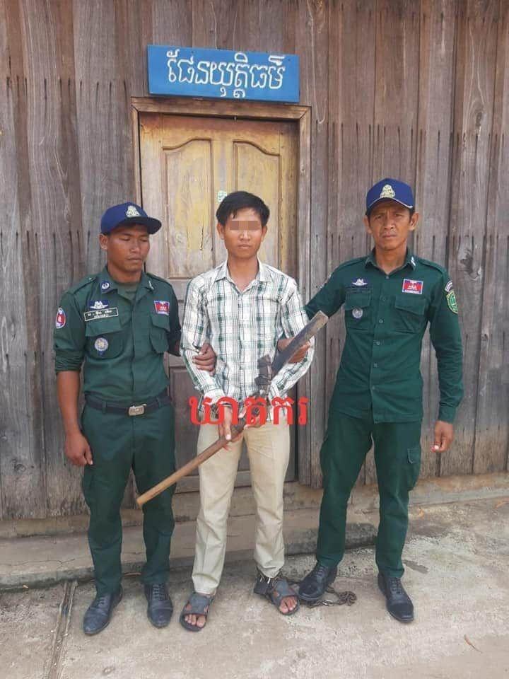 សមត្ថកិច្ចខេត្តកំពង់ធំ បានបំបែក សំណុំរឿងឃាតកម្ម និងចាប់ខ្លួនជនសង្ស័យឃាតករដៃដល់ ប្រើកាំបិតកាប់ សម្លាប់ស្ត្រីម្ចាស់បើកគ្លីនិចសង្គ្រោះ ព្យាបាលជំងឺទូទៅ នៅក្នុងខេត្តកំពង់ធំ បានហើយ