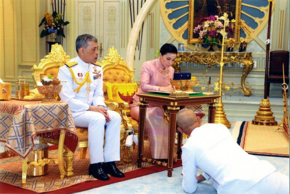 ព្រះមហាក្សត្រថៃតែងតាំងម្ចាស់ក្សត្រីរបស់ទ្រង់ មុនឡើងគ្រងរាជសម្បត្តិជាផ្លូវការ