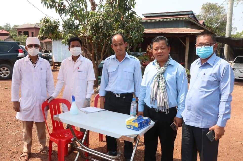 អភិបាលខេត្តមណ្ឌលគិរីនិងមន្ត្រីច្រើនរូបទៀតប្រកាសបរិច្ចាគប្រាក់ បៀវត្ស ចូលរួមយុទ្ធនាការប្រឆាំងវីរុសកូវីដ១៩