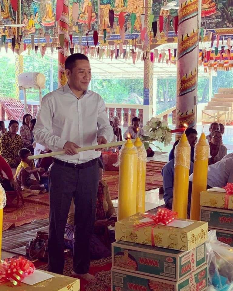 អនុប្រធានក្រុមការងារថ្នាក់កណ្តាល ចុះជួយស្រុករំដួល អំពាវនាវពលរដ្ឋ ចេះថែរក្សាការពារសន្តិភាព ឲ្យបានគង់​វង្ស និងរួមគ្នាប្រយុទ្ធជំងឺកូវីដ១៩