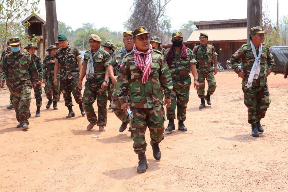 មេបញ្ជាការតំបន់ប្រតិបត្តិការសឹករងព្រះវិហារ បានក្រើនរំលឹកដល់នាយទាហាន ពលទាហាន និងគ្រួសារកងទ័ព នៅតាមបណ្តោយខ្សែបន្ទាត់ព្រំដែនកម្ពុជា-ថៃ ត្រូវរស់នៅស្អាត និងមានអនាម័យល្អជានិច្ច ដើម្បីរួមគ្នាប្រយុទ្ធប្រឆាំងនឹងជំងឺ COVID-19