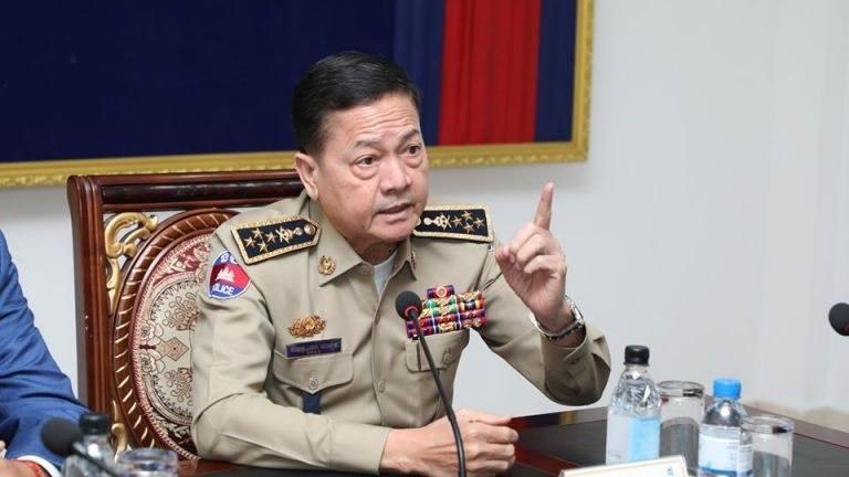 អគ្គស្នងការនគរបាលជាតិបញ្ជាឲ្យសមត្ថកិច្ចនគរបាលទប់ស្កាត់ការមូលផ្ដុំ ឬពិធីជប់លៀងនៅទីសាធារណៈក្នុងឱកាសបុណ្យចូលឆ្នាំខ្មែរ ដើម្បីទប់ស្កាត់ការឆ្លងជំងឺកូវីដ១៩